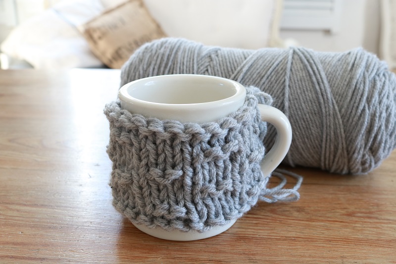 Textured knit mug warmer - free pattern