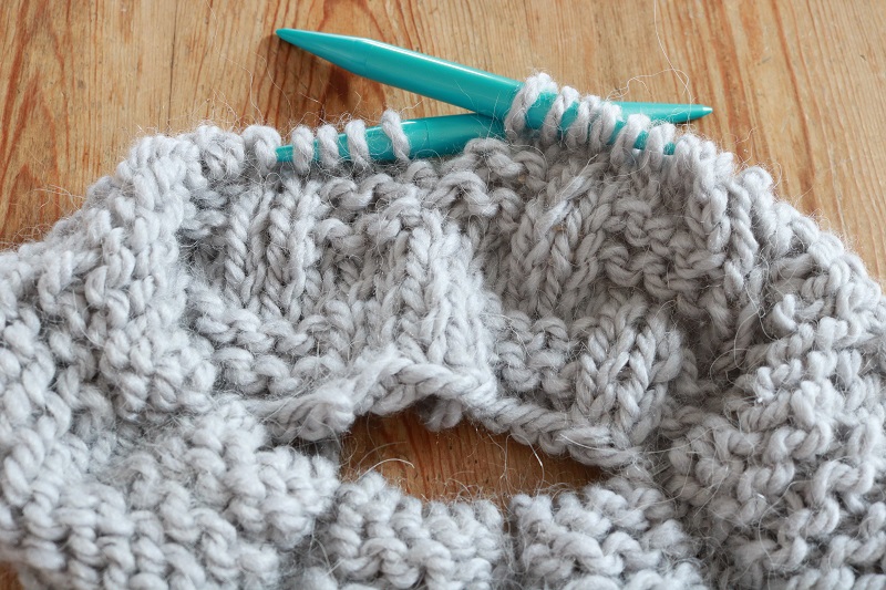 chunky textured cowl - free pattern