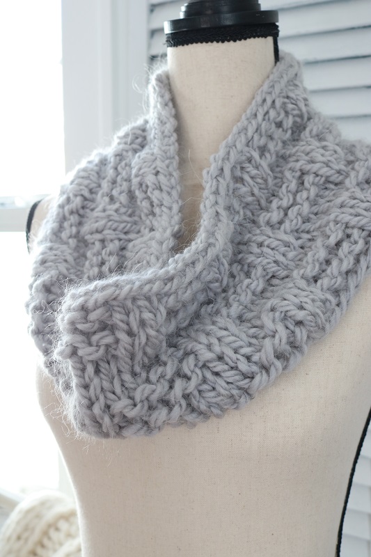 chunky textured cowl - free knit pattern