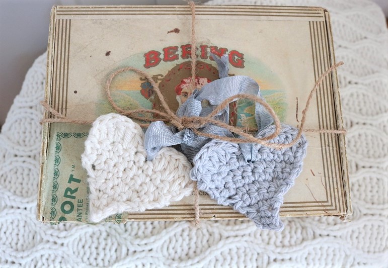 Crochet Heart pattern as gift tag