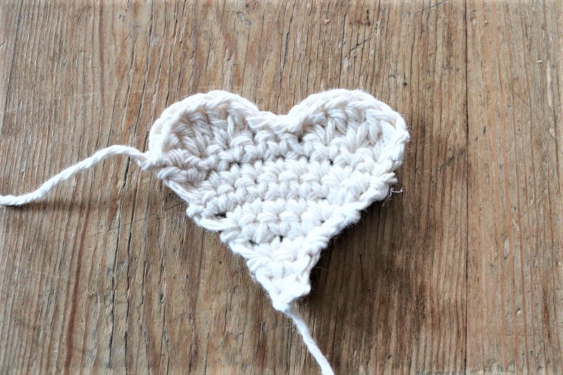 Crochet Heart pattern ivory
