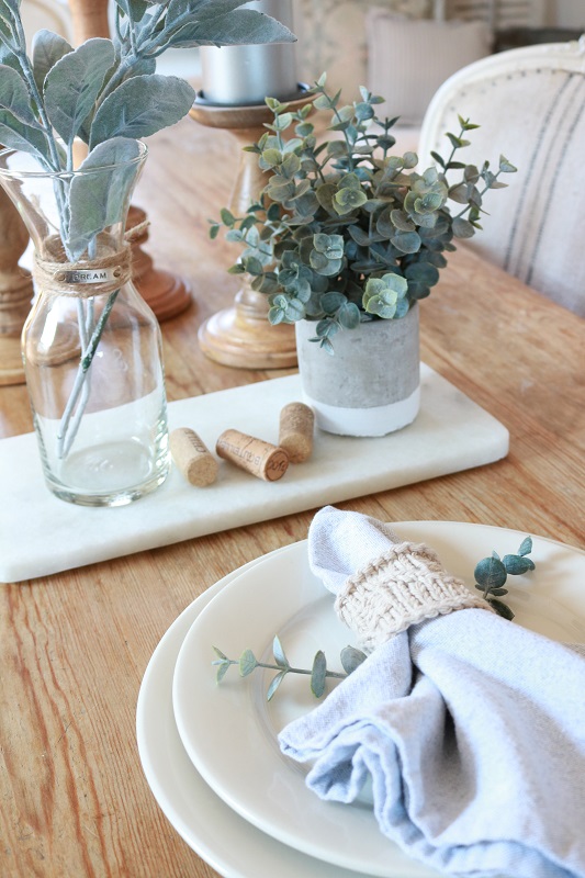 You can make this cable knit napkin ring! Visit A Box of Twine for free pattern.  farmhouse style | napkin ring | farmhouse place setting