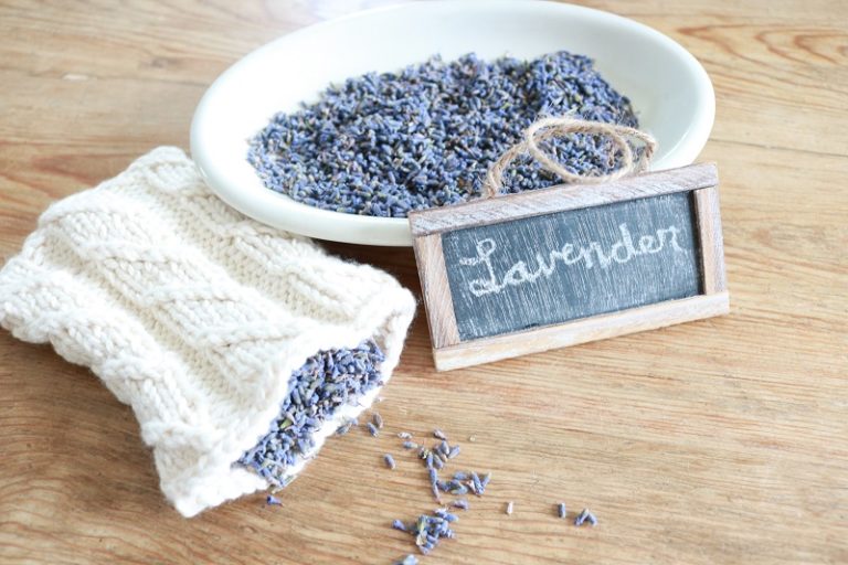 How to Knit a Lavender Sachet (Free Pattern!) A BOX OF TWINE