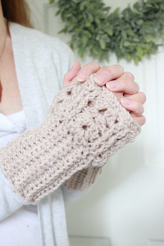 Make These Chunky Crochet Fingerless Mittens A Box Of Twine,Painting Baseboards Darker Than Walls