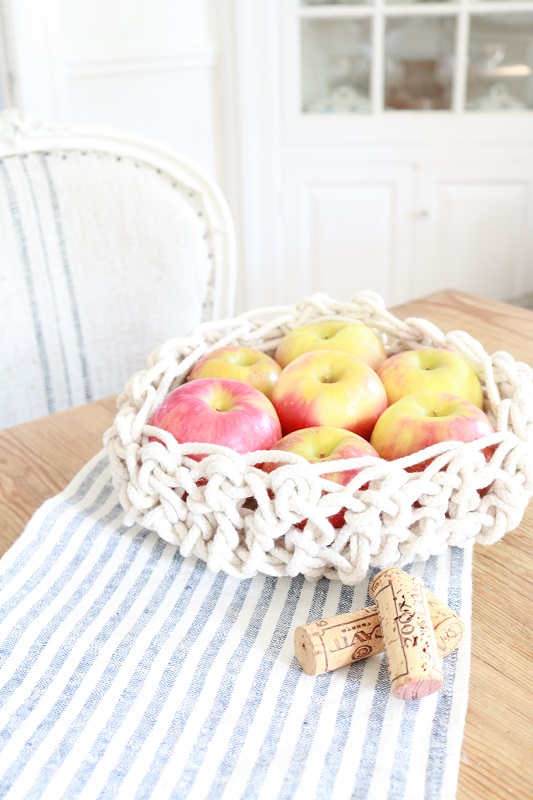 Crochet Rope Basket - free pattern, harvest basket with apples