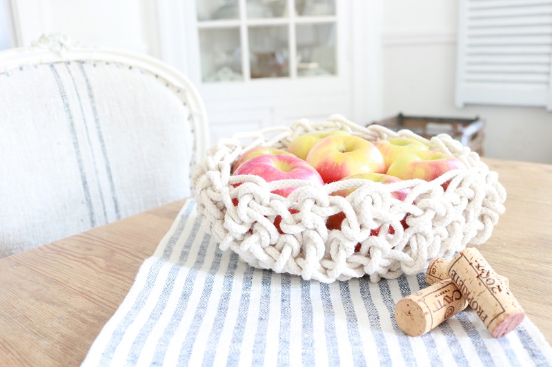 Crochet Rope Basket - free pattern, harvest basket with apples