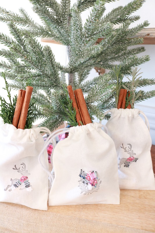 Sailcloth Christmas Gift Bags - Green Christmas Tree Design