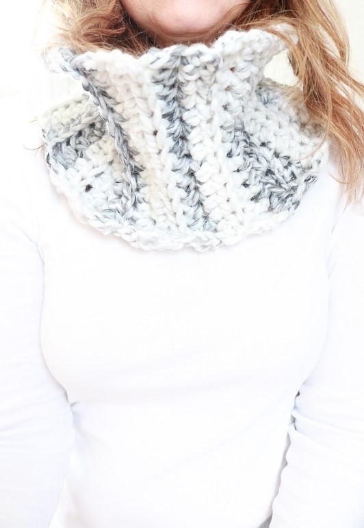 Crochet Ribbed Cowl - view from front, no edging