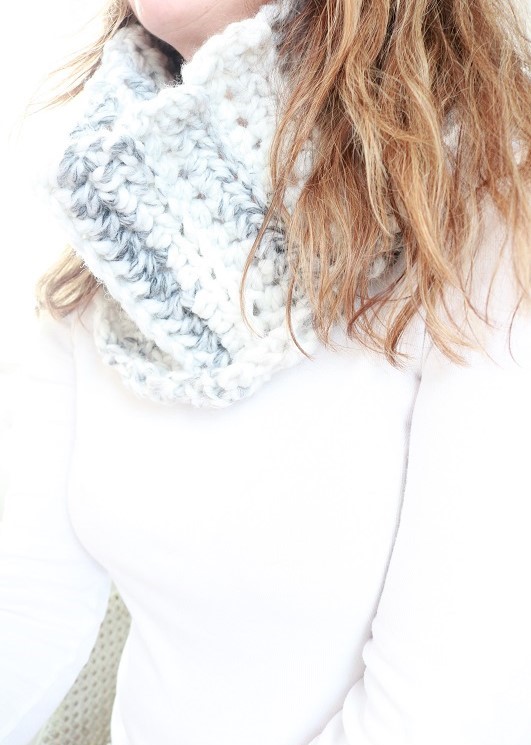 Crochet Ribbed Cowl - view from side, no edging, hair out