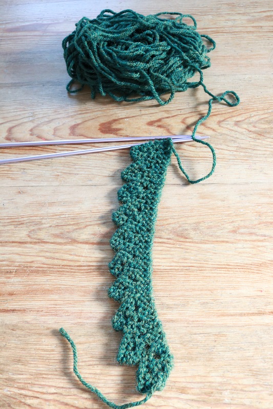 Knit Cowl Winter Forest Green - edging in process
