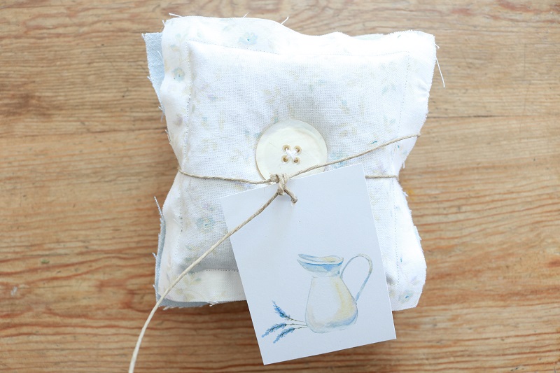 Linen Lavender Sachets - grouped with tag
