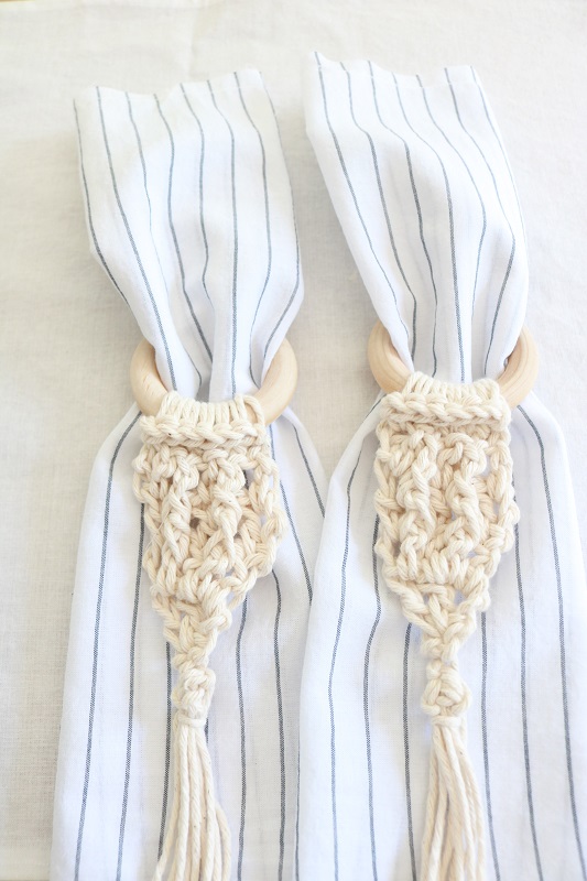 Crochet Wood Napkin Rings - napkin rings on striped napkins