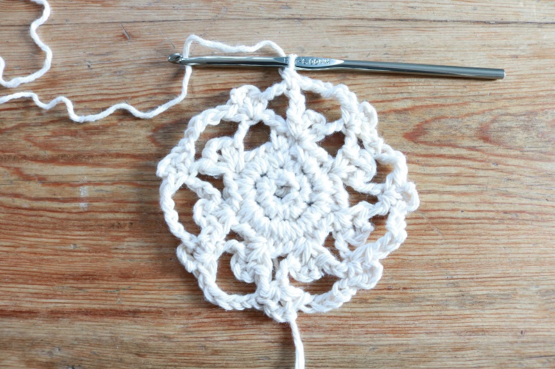 Crochet Vase Hanger - after round 4