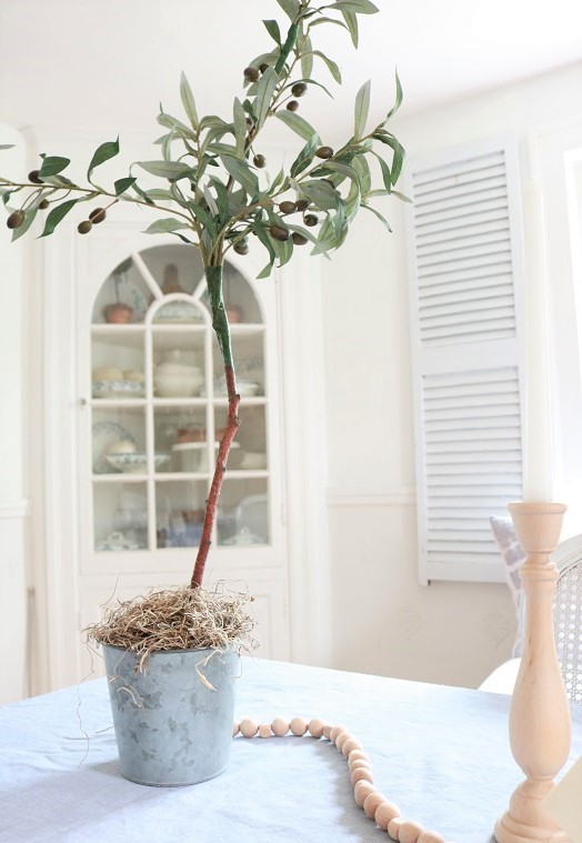 DIY Faux Olive Topiary - finished topiary on table