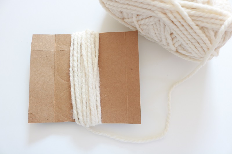 DIY Blanket Tassel - wrap yarn on cardboard