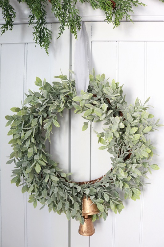 Scandinavian Christmas Decor - wreath