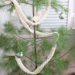 Crochet Christmas Garland - crochet garland feature