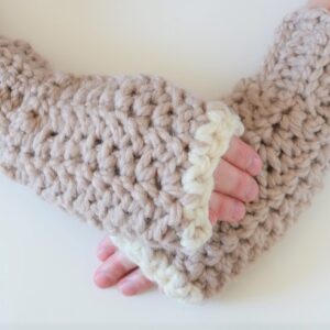 Chunky Fingerless Mittens Crochet - finished, feature