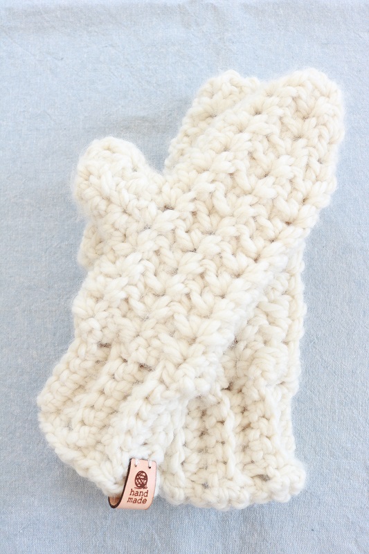Chunky Mittens Crochet - finished, with leather tag