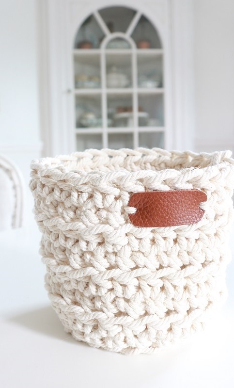 Crochet Basket for Plant - empty basket with tag