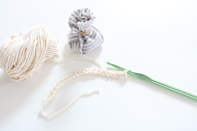 How to Make Lavender Bag - chain yarn