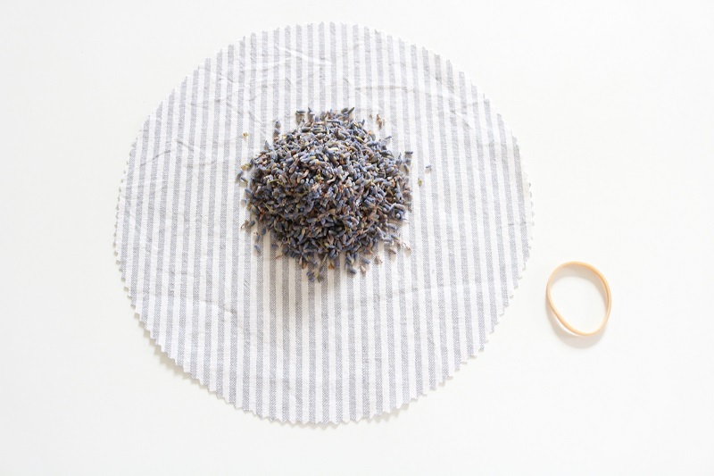 How to Make Lavender Bag - get elastic band