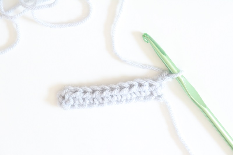 Basic Crochet Stitches - hdc st - turn and ch 2 for 2nd row
