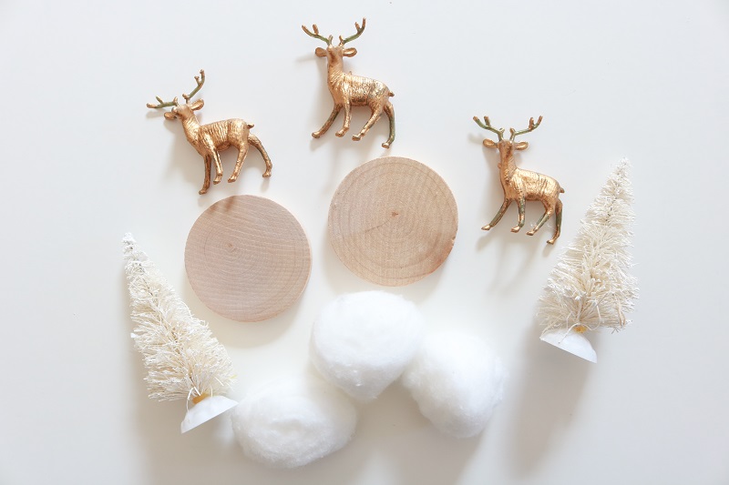 Christmas Yarn Crafts - deer scene - supplies