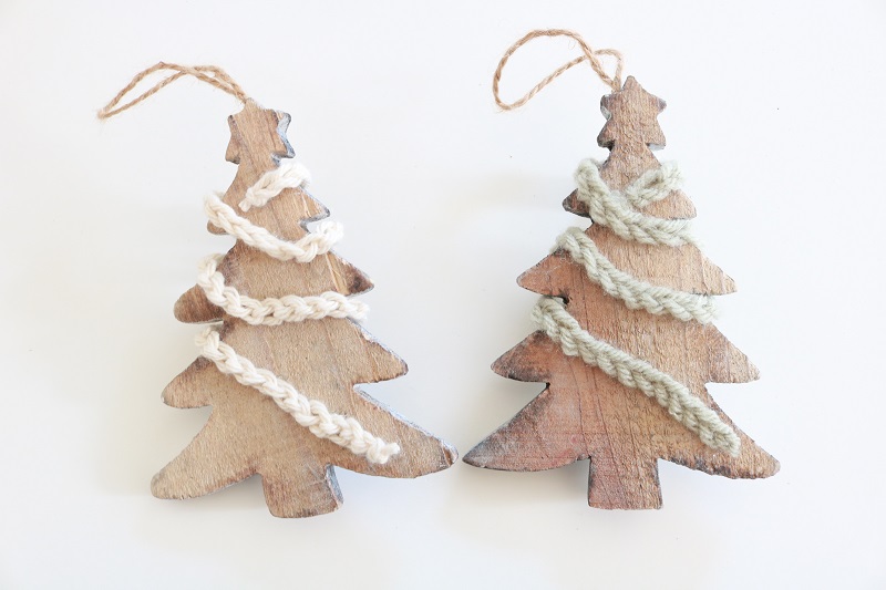 Christmas Yarn Crafts - wood tree ornaments - glue chain garland to back