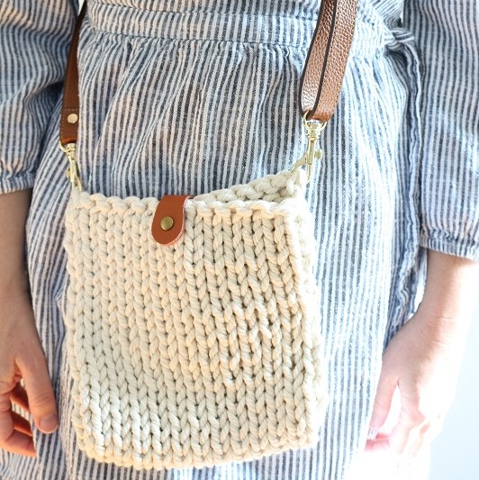 Easy Chunky Mini Purse Knitting Pattern for Beginners from .