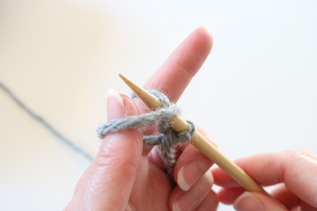 How to Knit - cast on - step 3