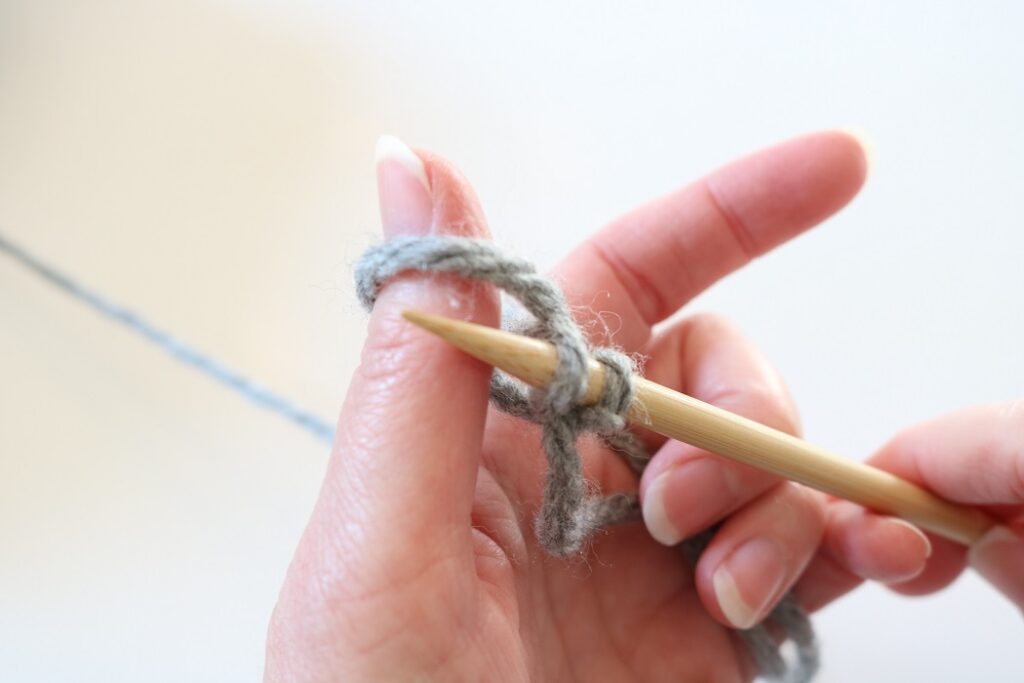 How to Knit - cast on - step 4