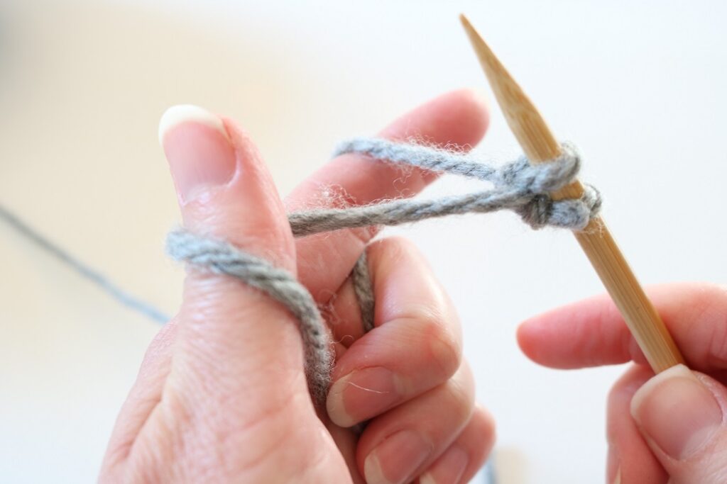 How to Knit - cast on - step 5