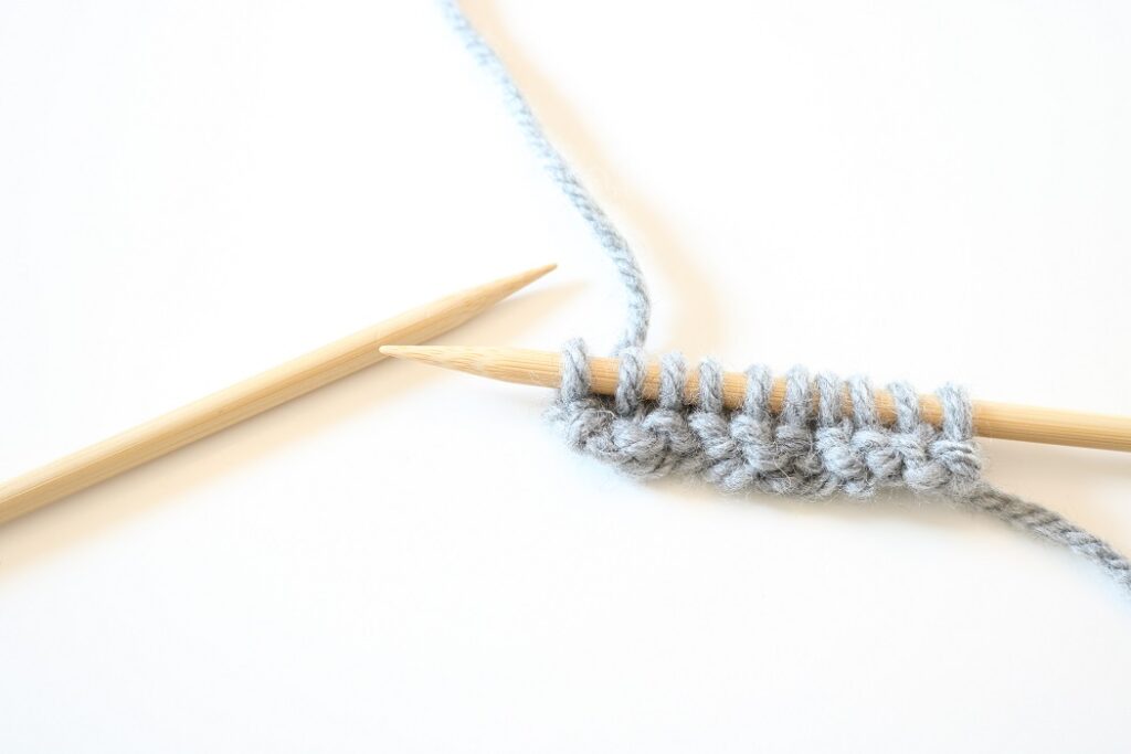 How to Knit - knit row - ten knit sts