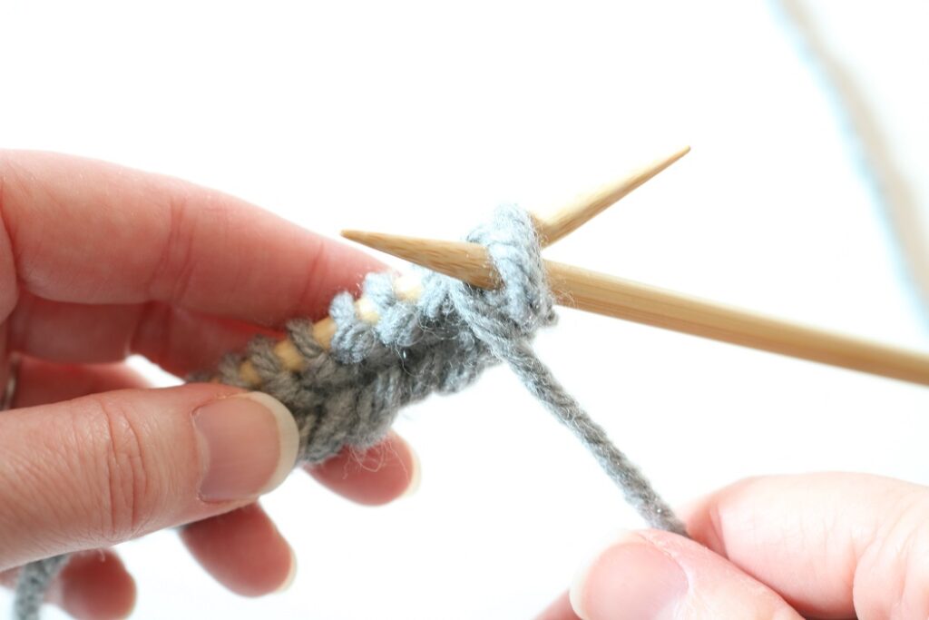 How to Purl - purl row - step 2