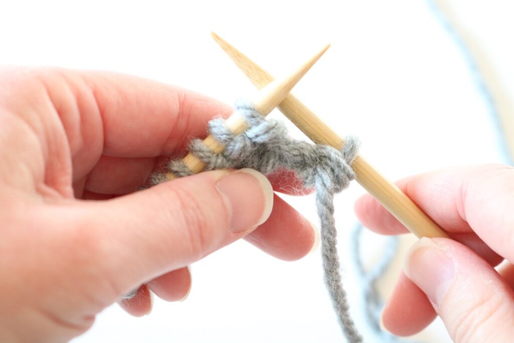 How to Purl - purl row - step 4