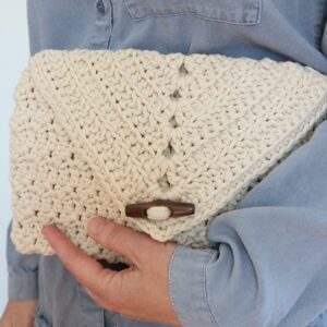 Ipswich Crochet Clutch Pattern - feature image