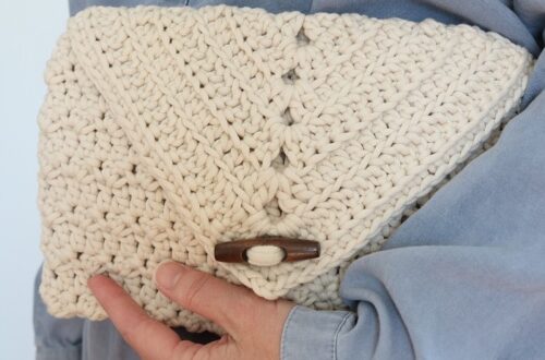 Ipswich Crochet Clutch Pattern - feature image