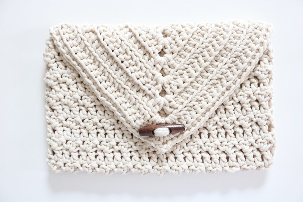 Ipswich Crochet Clutch Pattern - finished purse