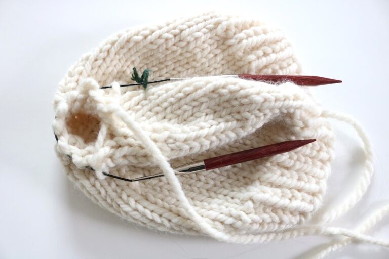 How to Knit a Hat for Beginners {step by step with pictures} - A BOX OF ...