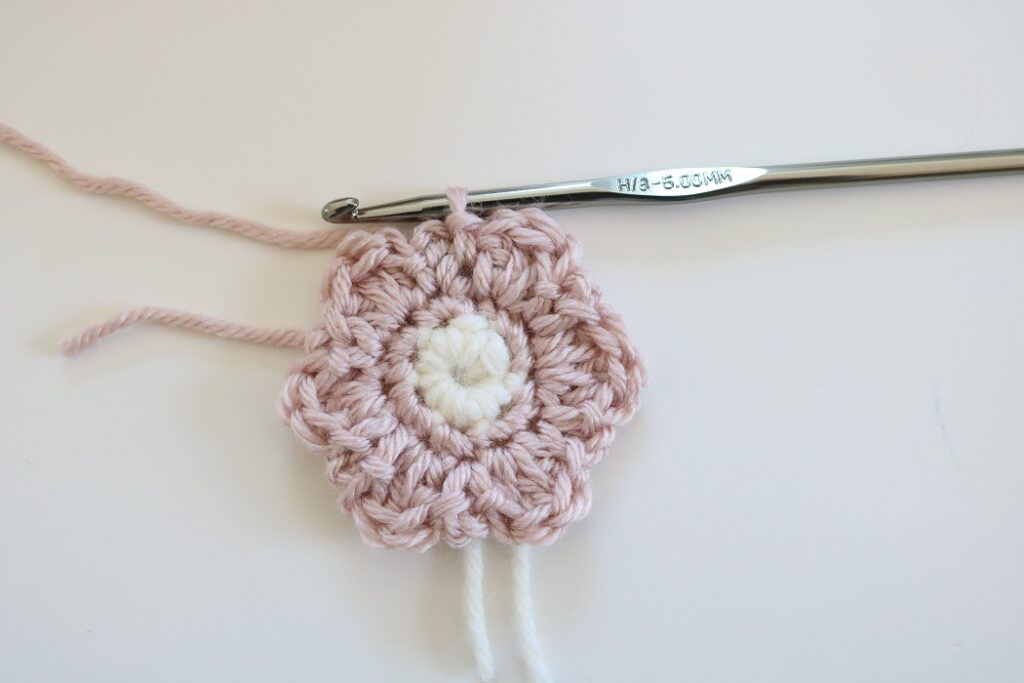 Crochet Flower Pattern - flat flower, after Round 3