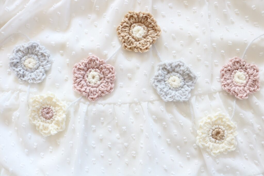 Crochet Flower Pattern - garland