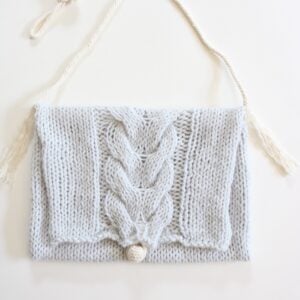 Cable Messenger Bag Knitting Pattern - close up of finished bag