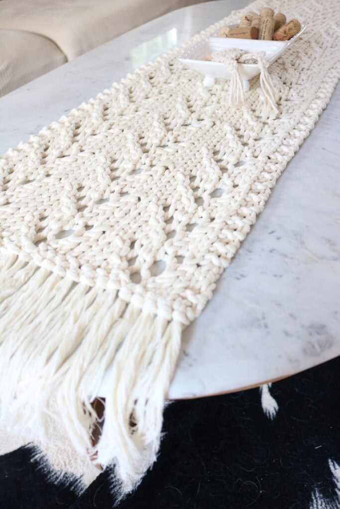 knit table runner on table