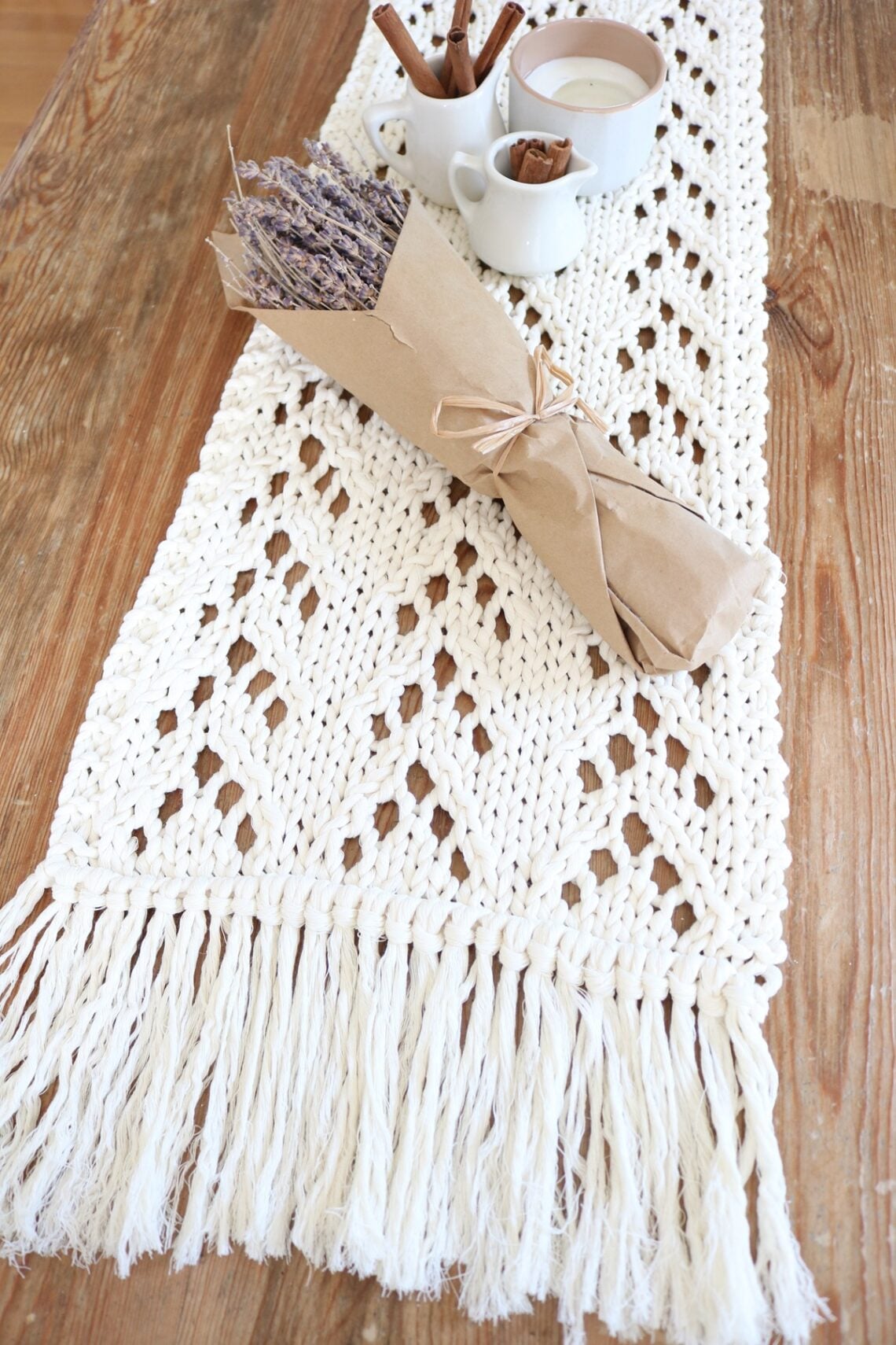 knit table runner on table