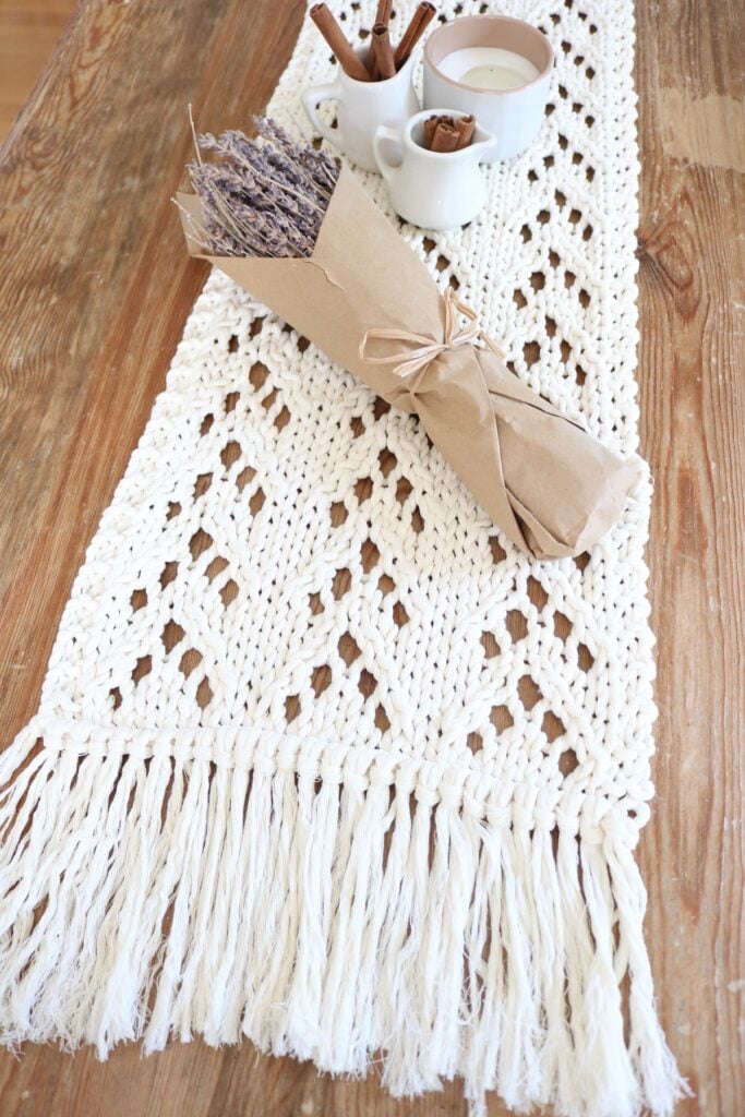 knit table runner on table