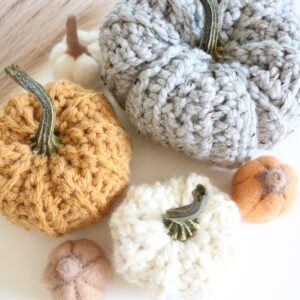 Cozy Chunky Pumpkins Crochet Pattern - flatlay 3