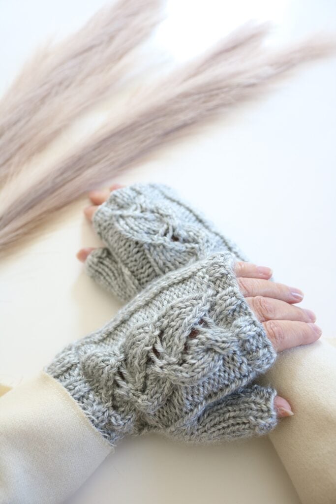 Poetcore Fingerless Gloves Knitting Pattern - flatlay 2