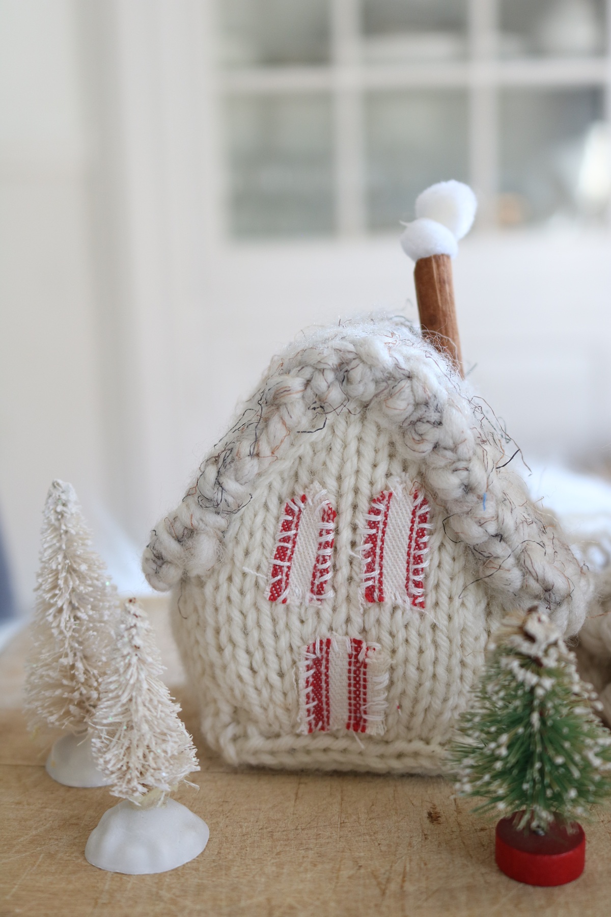 Christmas House Knit Pattern - chunky roof house with chimney